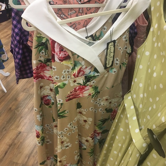 💐Voodoo Vixen Lillian Floral Swing Dress Beige - Picture 10 of 10